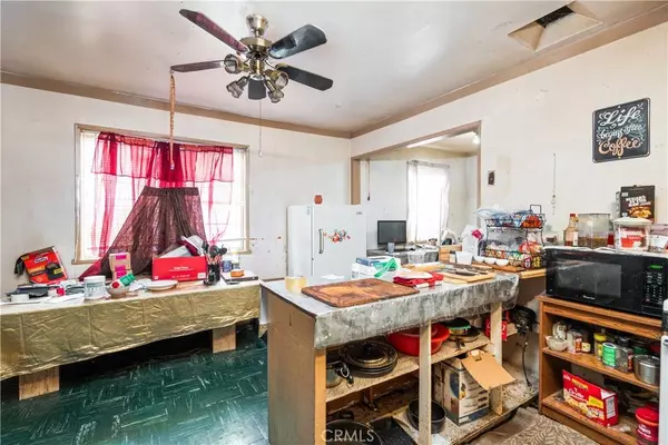 372 E 228th ST, Carson, CA 90745