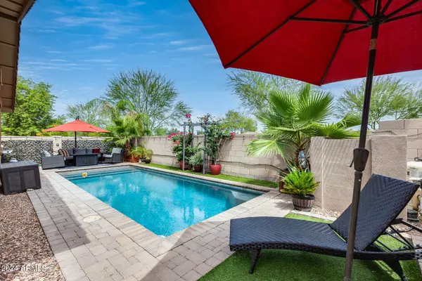 7240 E OLLA Avenue, Mesa, AZ 85212