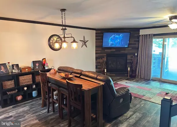 305 ROBERTS, Marlton, NJ 08053