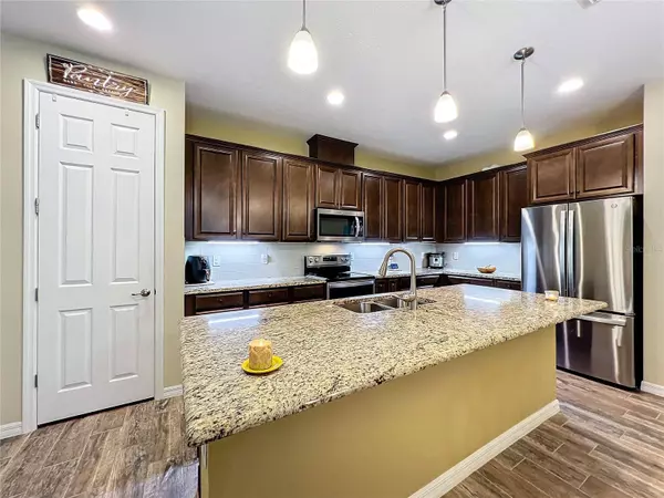 4002 NIGHT HERON DR, Sanford, FL 32773