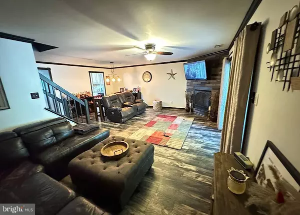 305 ROBERTS, Marlton, NJ 08053