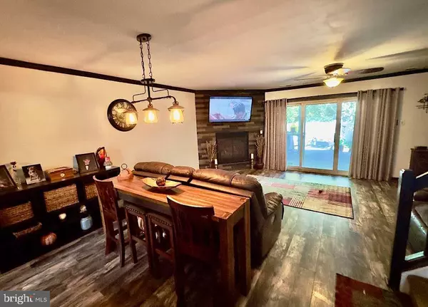 305 ROBERTS, Marlton, NJ 08053