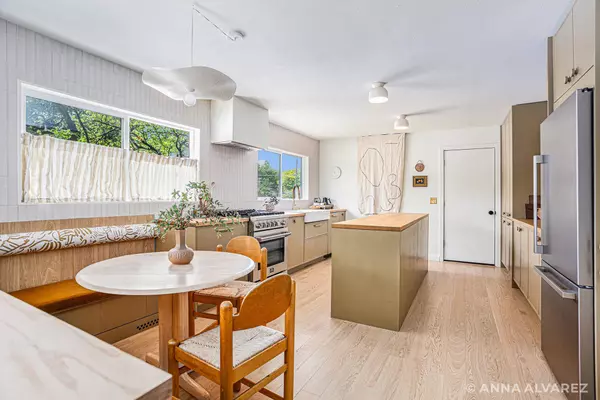 3708 Keeweenaw NE Drive, Grand Rapids, MI 49525