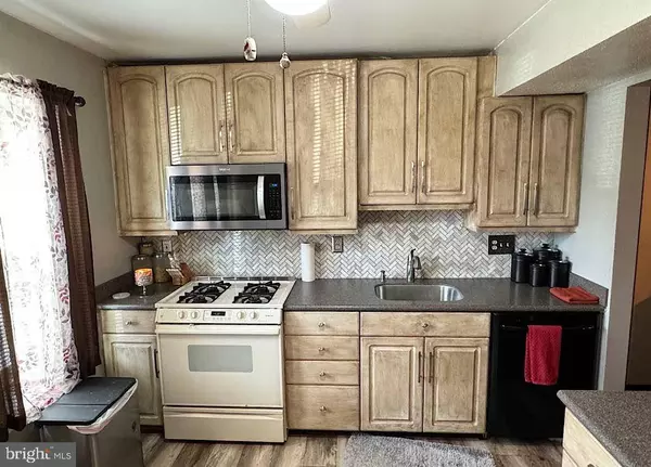 305 ROBERTS, Marlton, NJ 08053