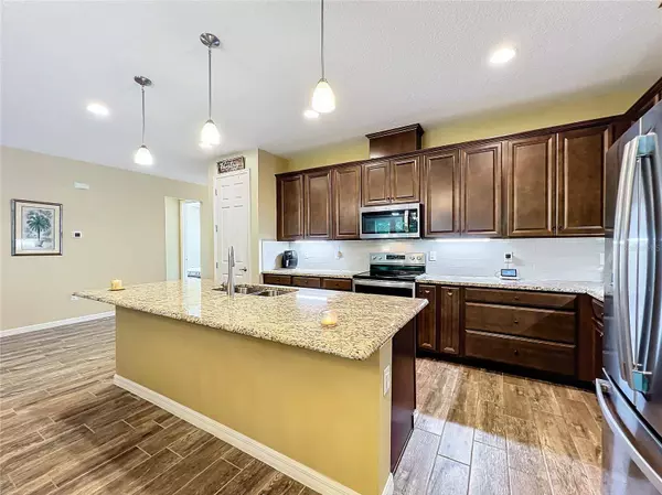 4002 NIGHT HERON DR, Sanford, FL 32773