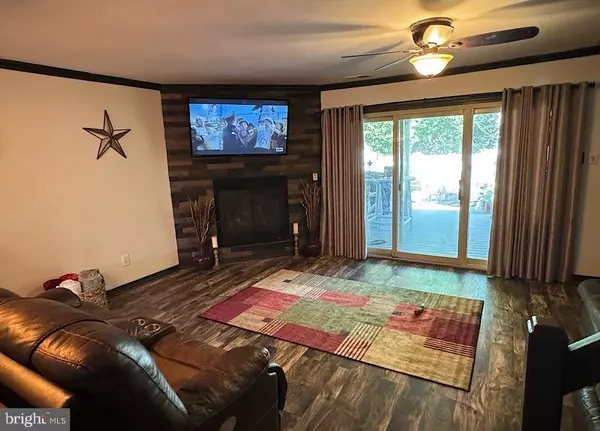 305 ROBERTS, Marlton, NJ 08053