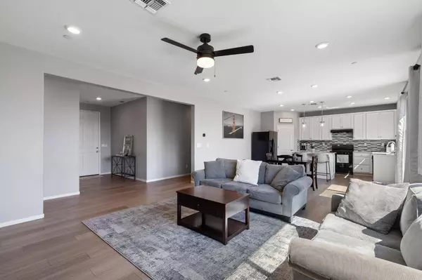 2040 N Redda Road, Fresno, CA 93737