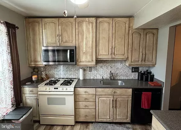 305 ROBERTS, Marlton, NJ 08053