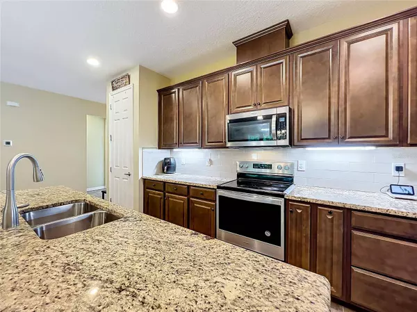 4002 NIGHT HERON DR, Sanford, FL 32773