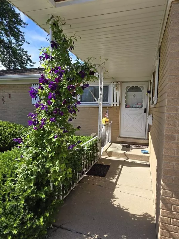 15211 Hamlin AVE, Midlothian, IL 60445