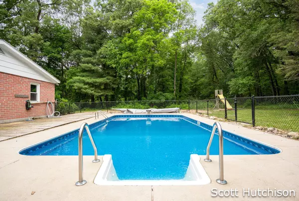 13163 Old 14 Mile NE Road, Greenville, MI 48838