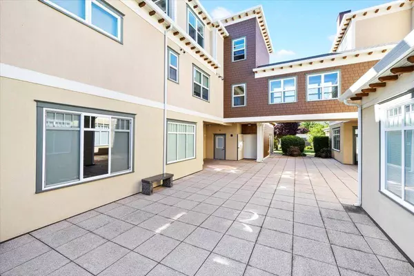 622 Fair Oaks Ct, Ashland, OR 97520