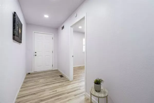 2805 Columbus St, Columbus City Name, IA 52737