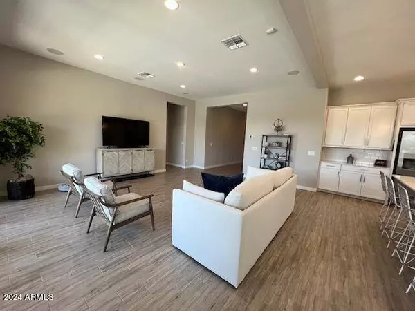 6618 S TANINA Street, Gilbert, AZ 85298