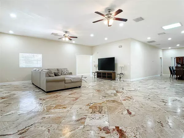 498 SPRING OAKS BLVD, Altamonte Springs, FL 32714