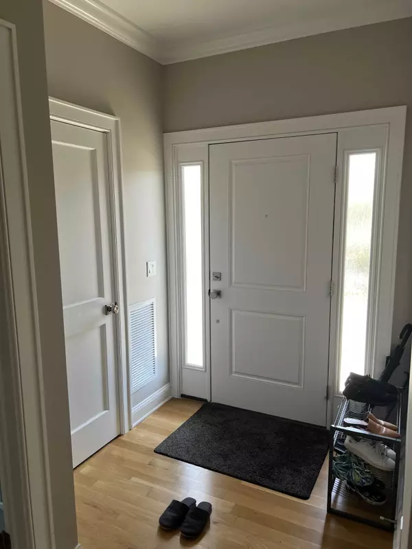 102 Webster Ave, Harrison, NY 10528-2950