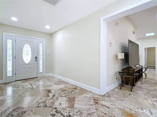 498 SPRING OAKS BLVD, Altamonte Springs, FL 32714