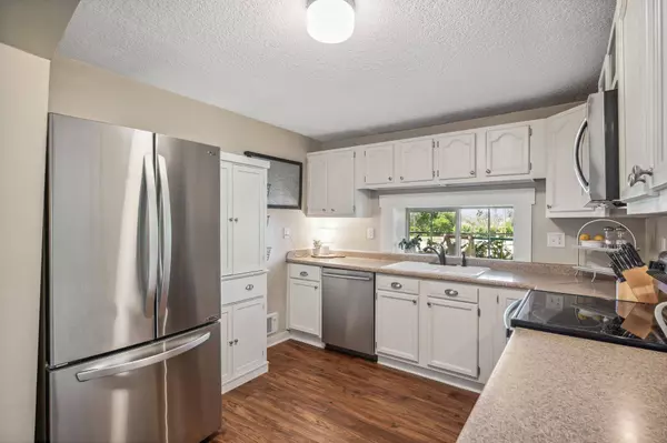 432 Point Douglas RD S, Saint Paul, MN 55119