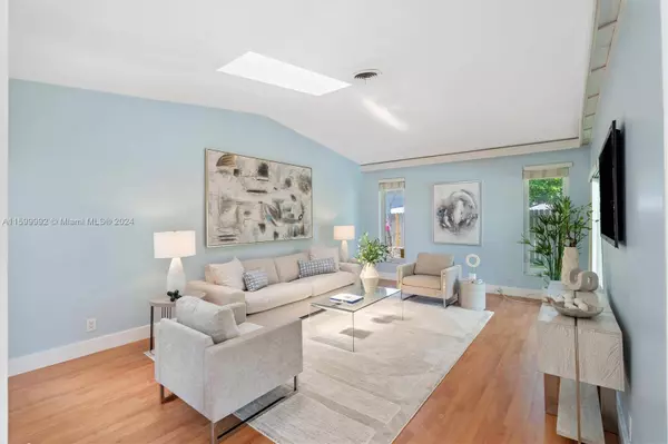 6201 SW 6th St, Plantation, FL 33317