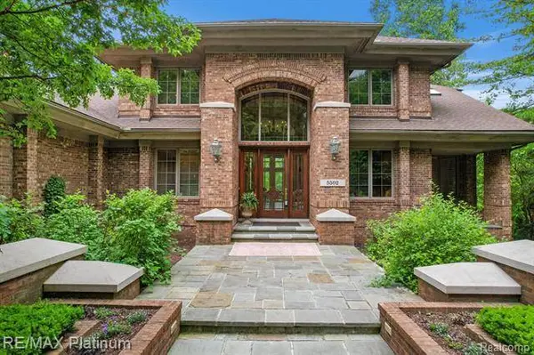 5502 Arbor Bay Drive, Brighton, MI 48116