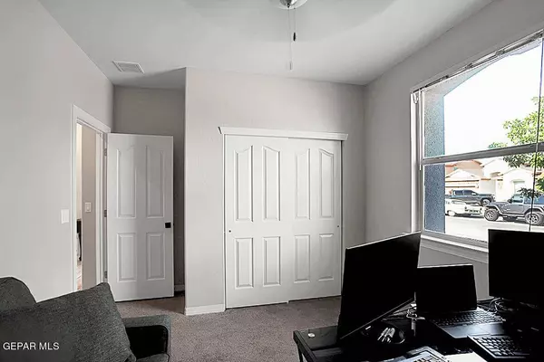 1549 Snowy Plover ST, El Paso, TX 79928