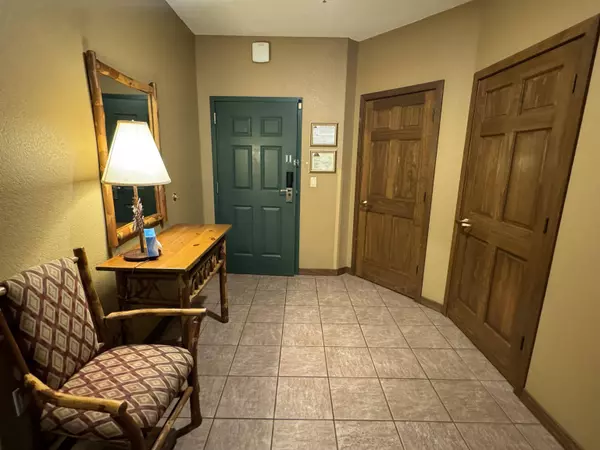 350 E Hiawatha Drive #202, Wisconsin Dells, WI 53965