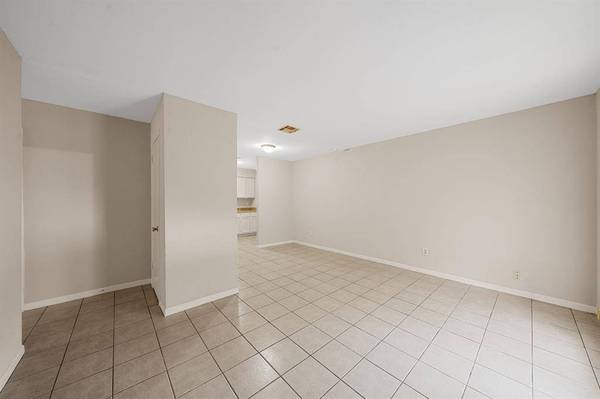 4511 Oak Shadows DR, Houston, TX 77091