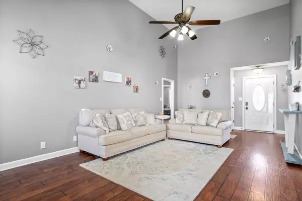 667 Wild Fox Ct, Clarksville, TN 37040