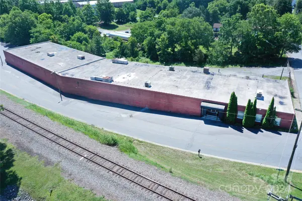 1026 Main AVE, Hickory, NC 28602