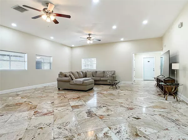 498 SPRING OAKS BLVD, Altamonte Springs, FL 32714