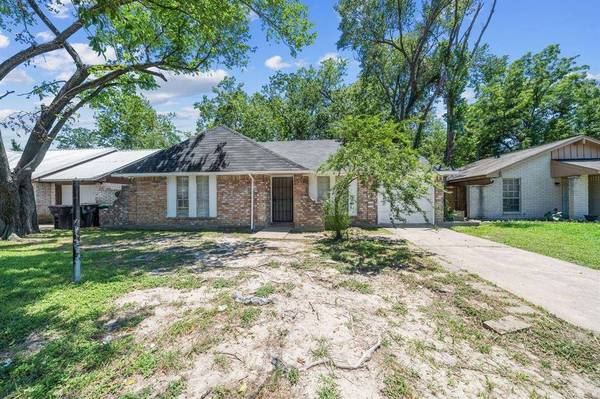 4511 Oak Shadows DR, Houston, TX 77091