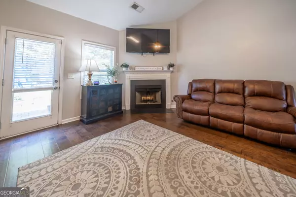 96 Mercer LN, Cartersville, GA 30120