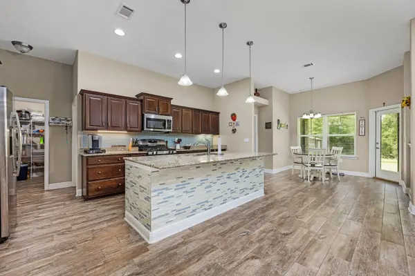 6085 Walk Along Way Way, Crestview, FL 32536