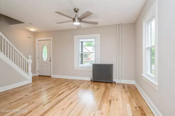 27 Bank Street, Red Bank, NJ 07701