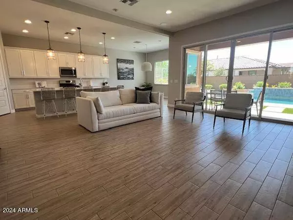 6618 S TANINA Street, Gilbert, AZ 85298