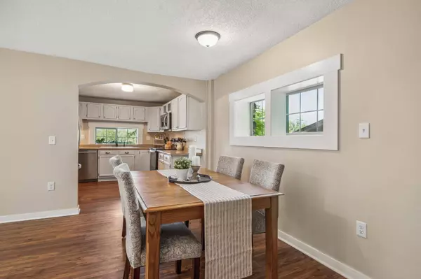 432 Point Douglas RD S, Saint Paul, MN 55119