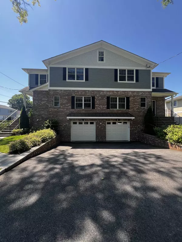 102 Webster Ave, Harrison, NY 10528-2950