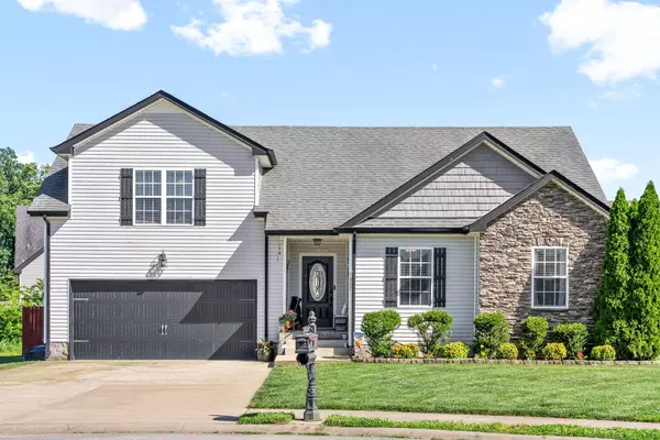 667 Wild Fox Ct, Clarksville, TN 37040