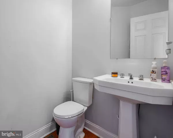 424 BROAD ST, Swedesboro, NJ 08085