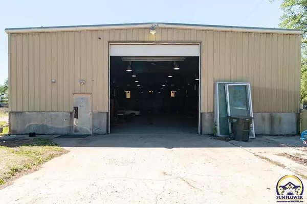 133 NW Reo ST, Topeka, KS 66617