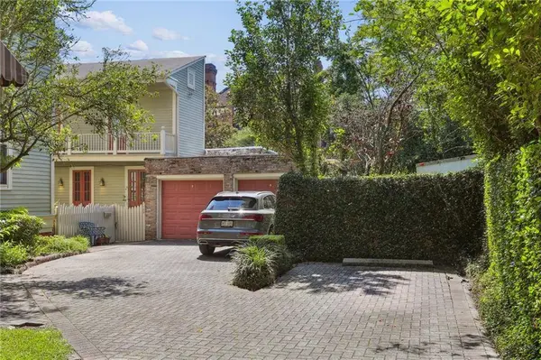 1729 CALHOUN ST #1729, New Orleans, LA 70118