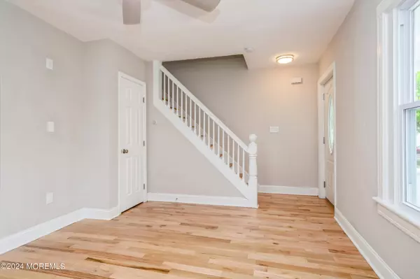 27 Bank Street, Red Bank, NJ 07701