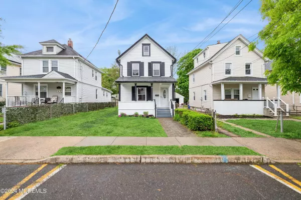 27 Bank Street, Red Bank, NJ 07701