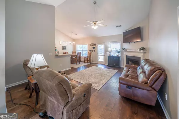 96 Mercer LN, Cartersville, GA 30120