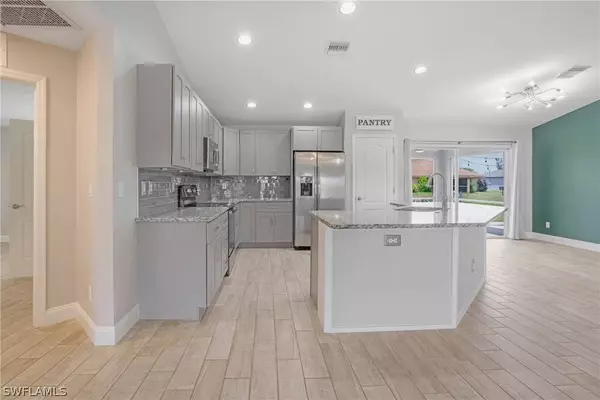 4216 30th ST SW, Lehigh Acres, FL 33976