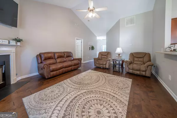 96 Mercer LN, Cartersville, GA 30120