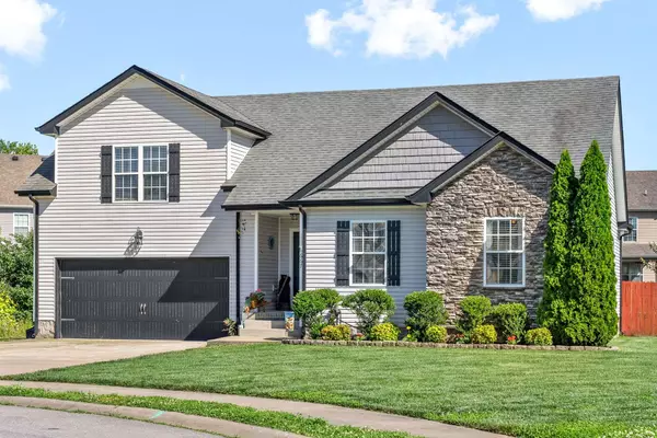 667 Wild Fox Ct, Clarksville, TN 37040