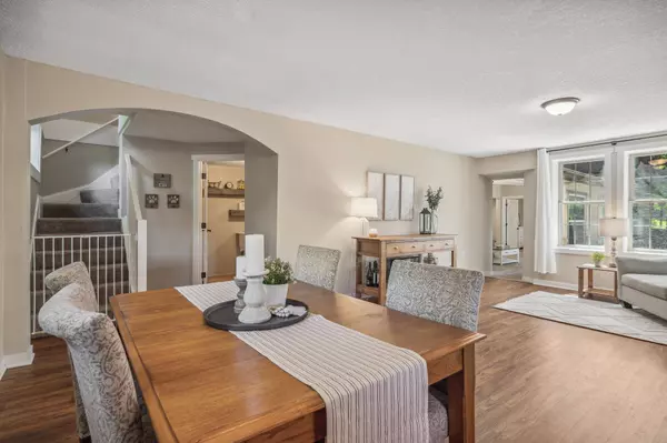 432 Point Douglas RD S, Saint Paul, MN 55119