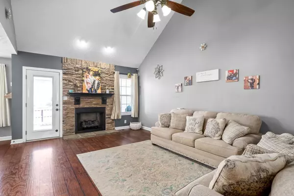 667 Wild Fox Ct, Clarksville, TN 37040