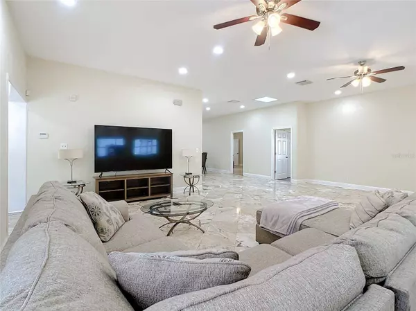 498 SPRING OAKS BLVD, Altamonte Springs, FL 32714